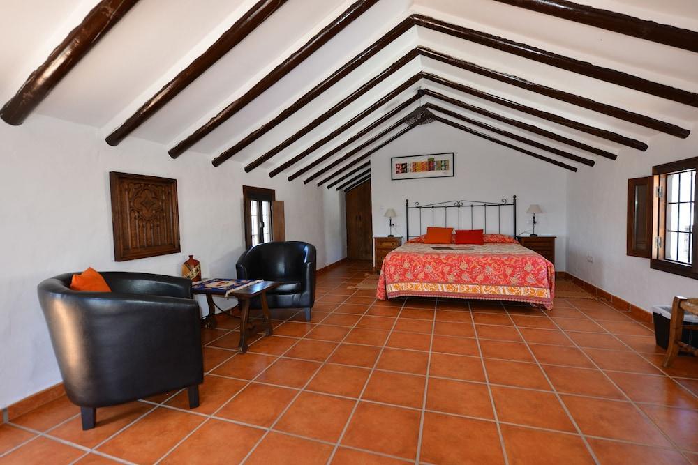 Cortijo La Haza Bed and Breakfast Iznájar Exteriör bild