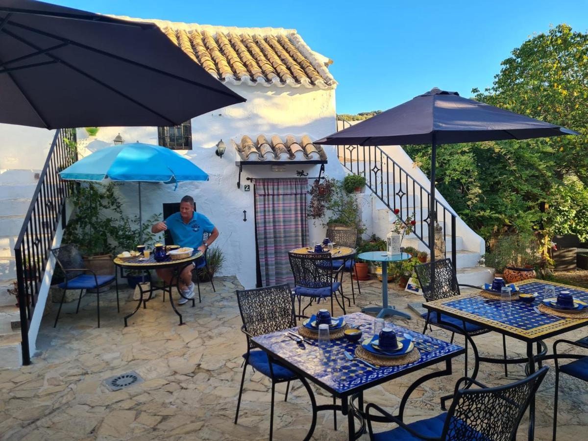 Cortijo La Haza Bed and Breakfast Iznájar Exteriör bild