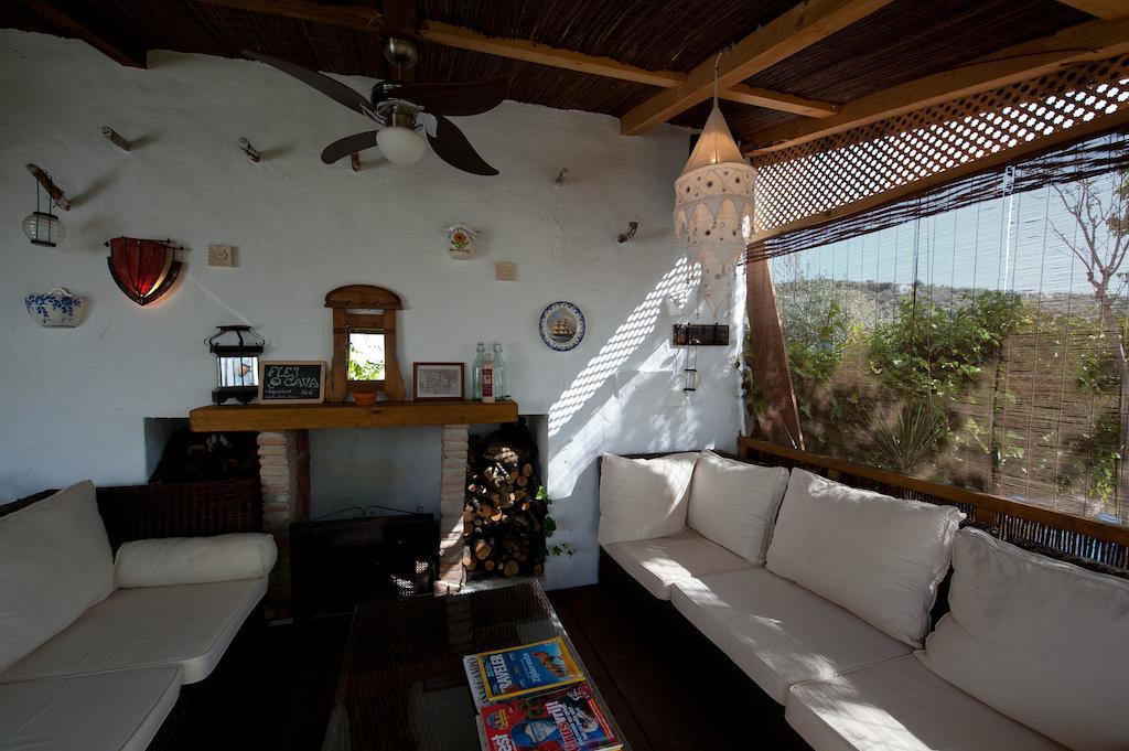 Cortijo La Haza Bed and Breakfast Iznájar Exteriör bild