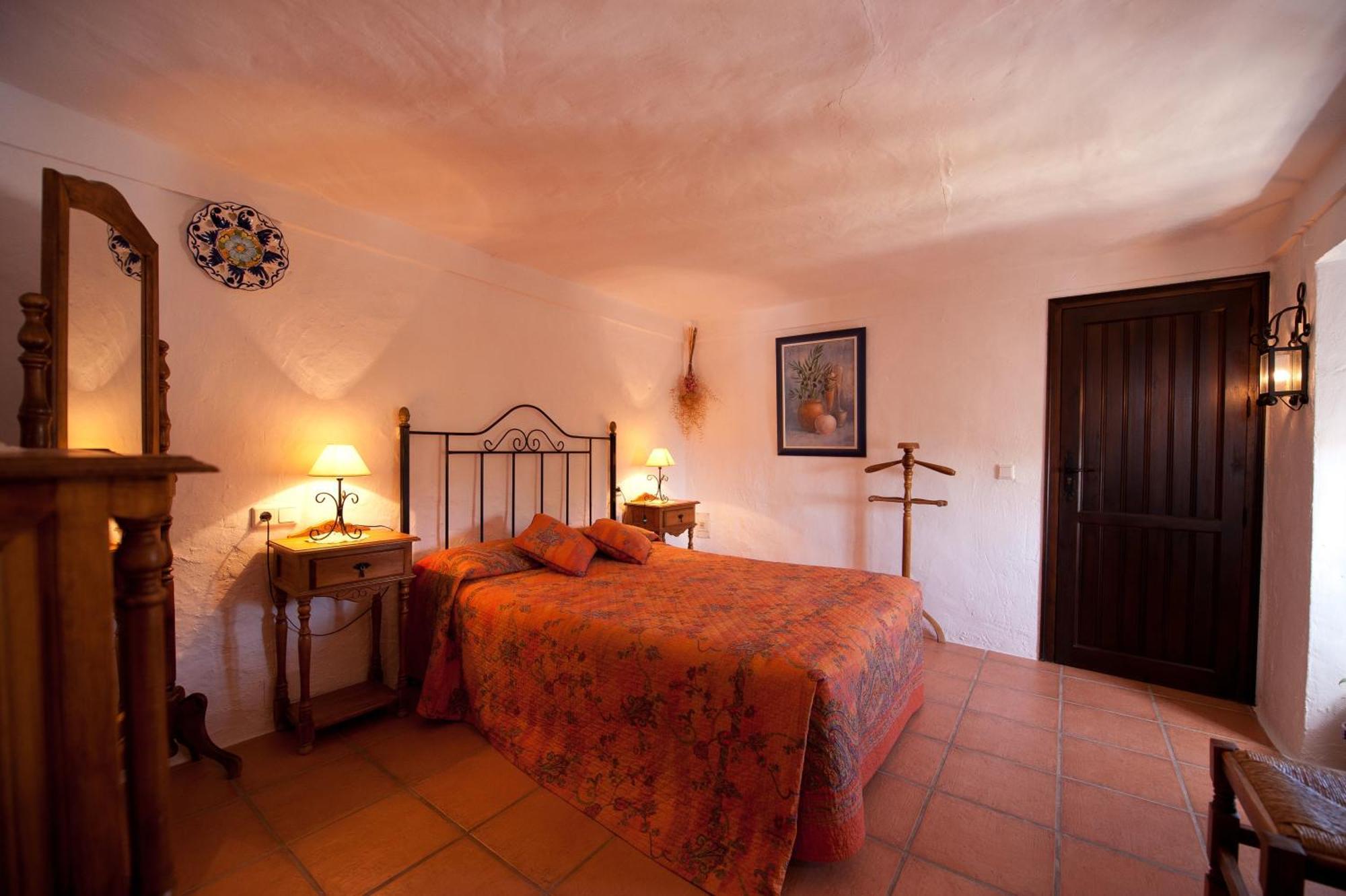Cortijo La Haza Bed and Breakfast Iznájar Exteriör bild