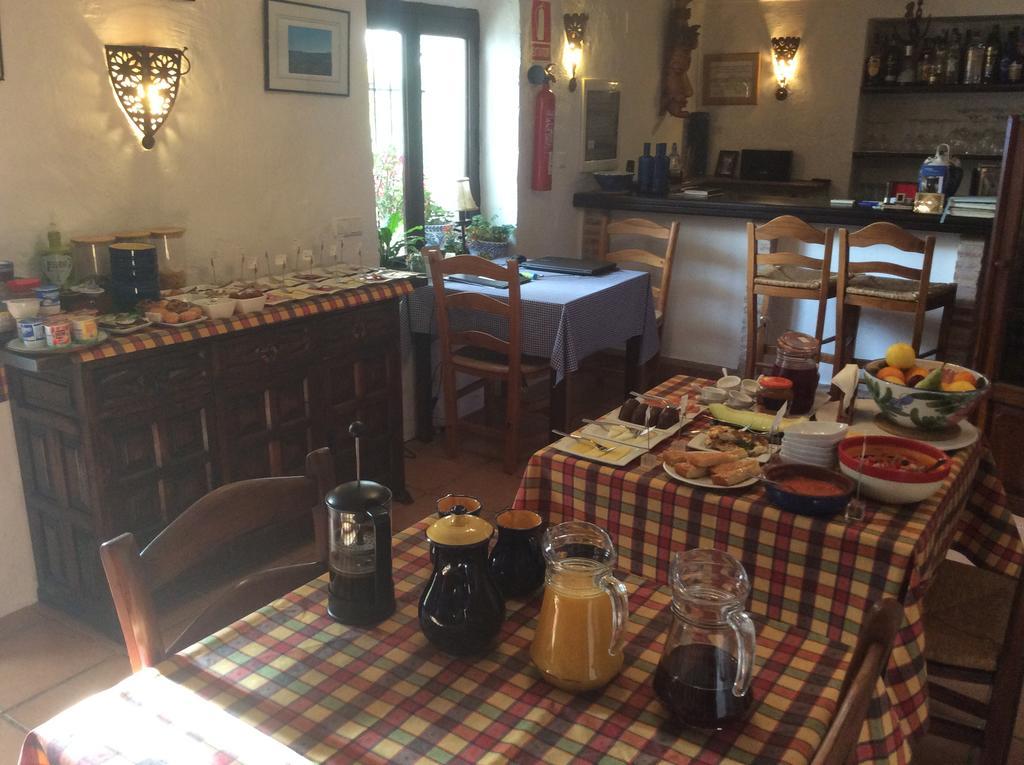 Cortijo La Haza Bed and Breakfast Iznájar Exteriör bild
