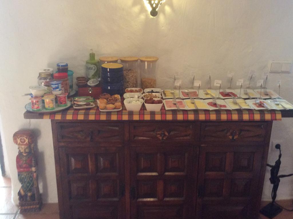 Cortijo La Haza Bed and Breakfast Iznájar Exteriör bild